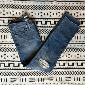 Levi’s 312 Shaping slim Blue Distressed Women’s Jeans size 27